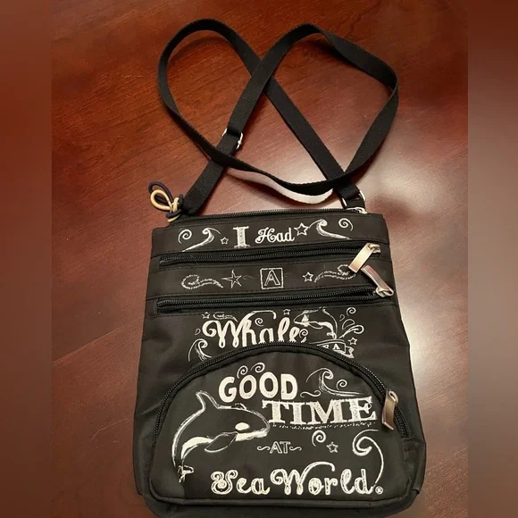 Seaworld cross body purse - Picture 1 of 4